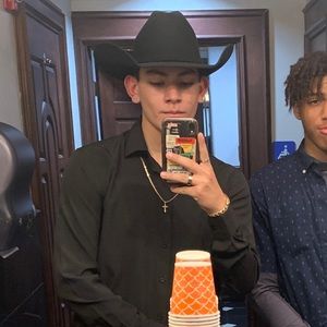 Meet your Posher, Diego